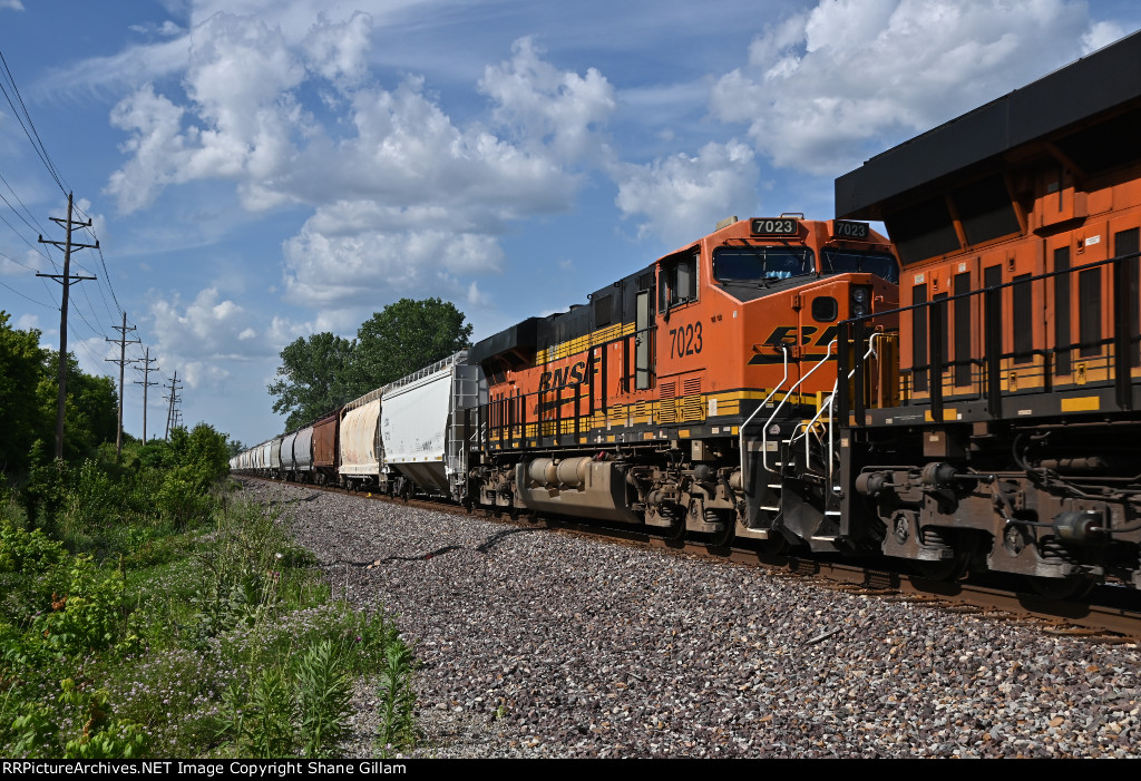 BNSF 7023 Roster shot